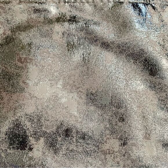 Target Table Runner Pink & Metallic Silver Size OS - Picture 4 of 4